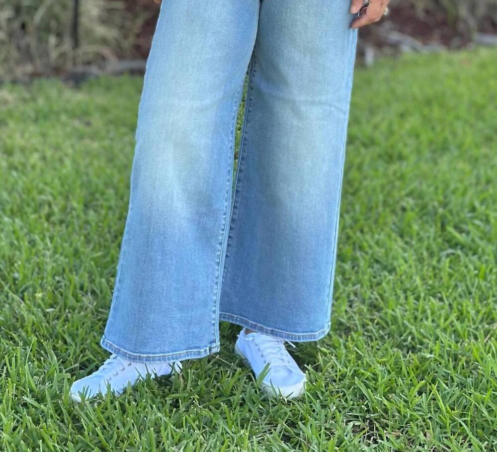 NEW JUDY BLUE claudia ankle wide jeans in ease blue